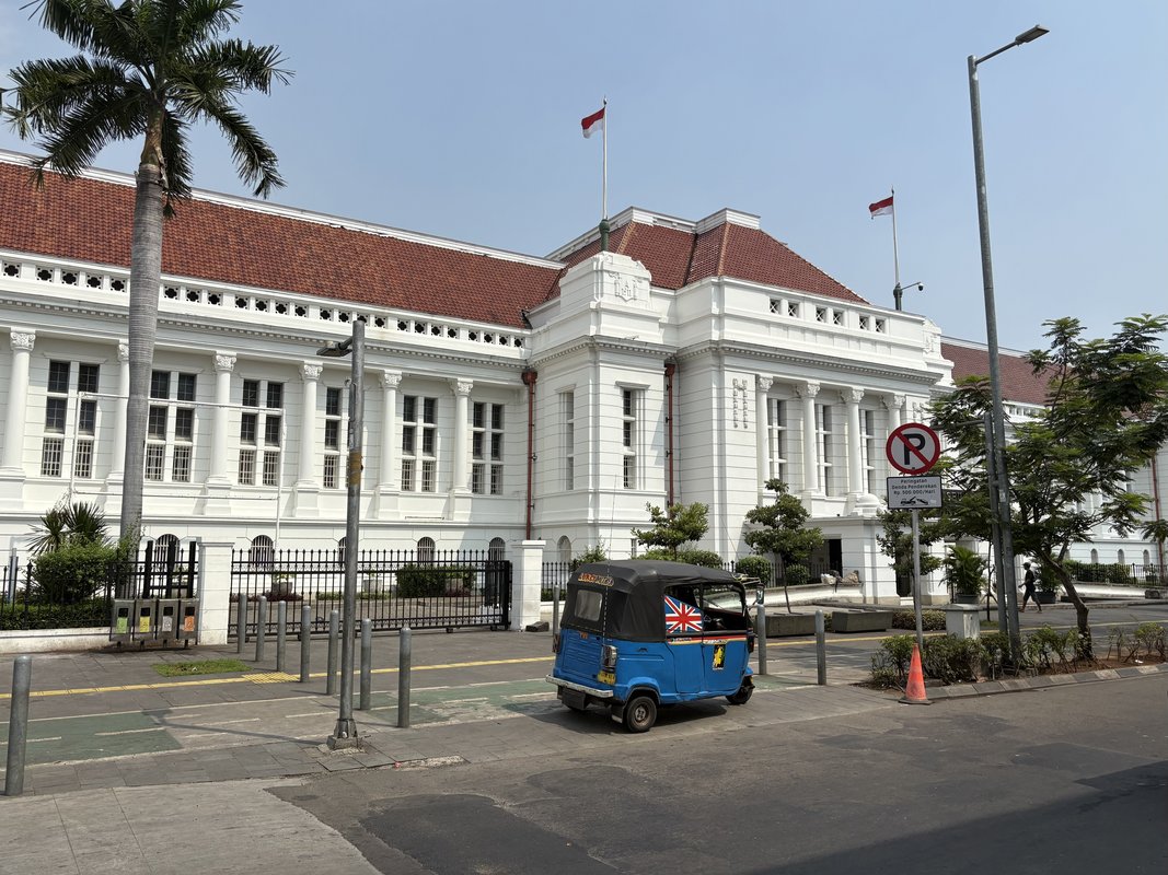 BI Ekspansi Likuiditas Rp837 Triliun, INDONIA Anjlok ke 6,17%: Suku Bunga Kredit Siap Melandai? Ini Dampak ke Saham Bank Blue Chip