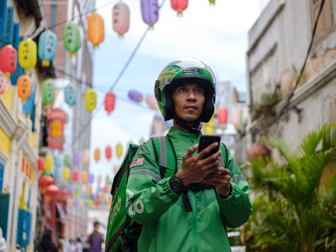 Saham Teknologi Indonesia 2026: GOTO di Rp50, SOCI Menanti Rebound